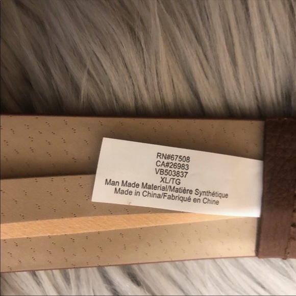 ❌SOLD❌ Vince Camuto | Signature Logo Belt Bag - Picture 7 of 11